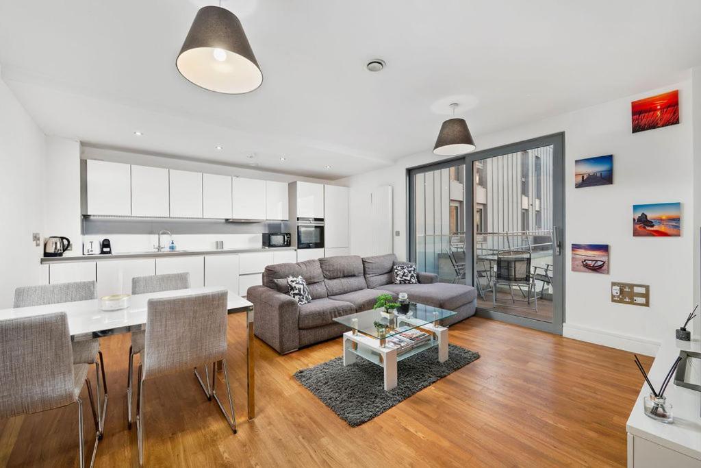 Modern Serviced 3-Bedroom Flat In East London Kültér fotó